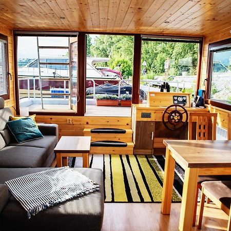 Houseboat Bonanza Prague Hotel ภายนอก รูปภาพ