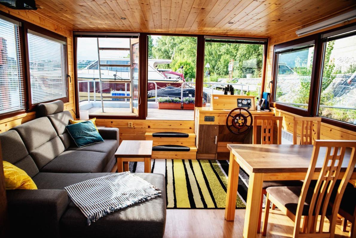 Houseboat Bonanza Prague Hotel ภายนอก รูปภาพ