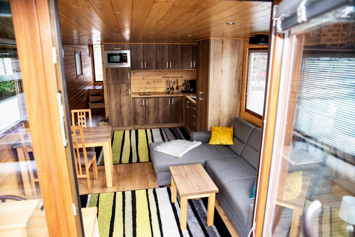 Houseboat Bonanza Prague Hotel ภายนอก รูปภาพ