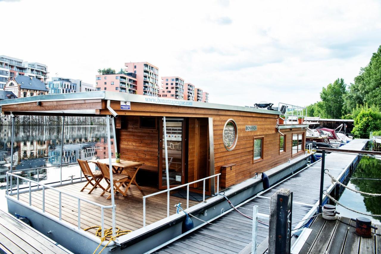 Houseboat Bonanza Prague Hotel ภายนอก รูปภาพ