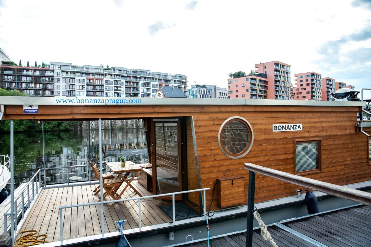 Houseboat Bonanza Prague Hotel ภายนอก รูปภาพ